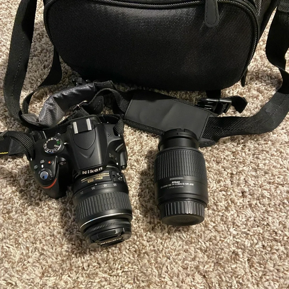 Nikon d3200 with two lenses